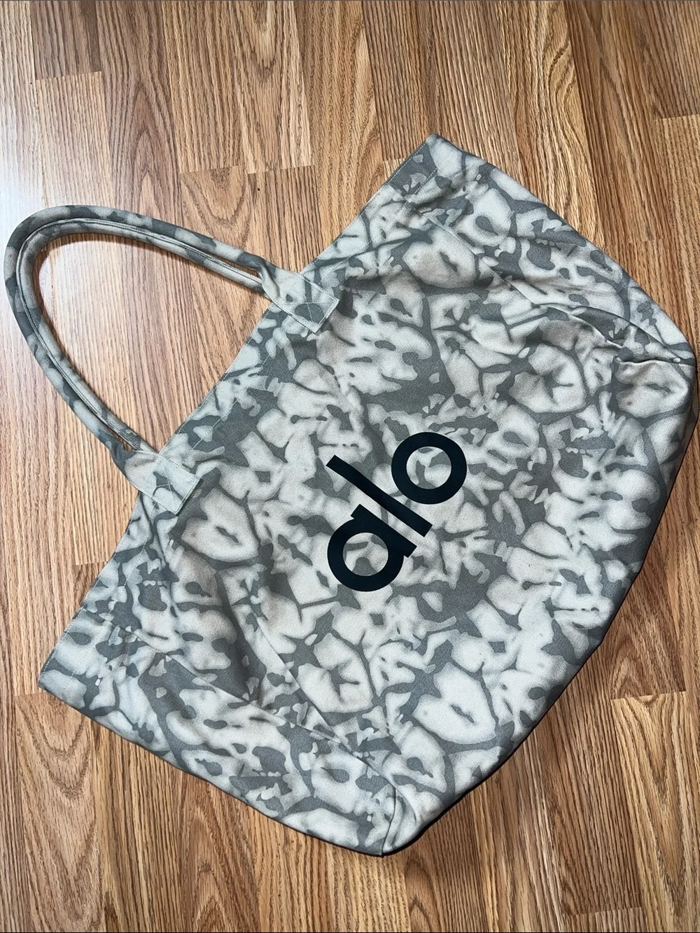 ALO Yoga Gray Tie-Dye Tote - Large Canvas Weekend Bag